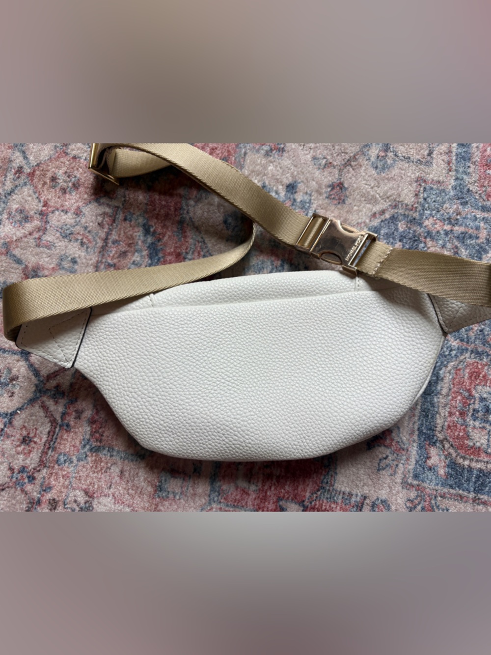 MICHAEL KORS White Pebbled Leather Crossbody Belt Bag with Gold Hardware - Picture 2 of 4